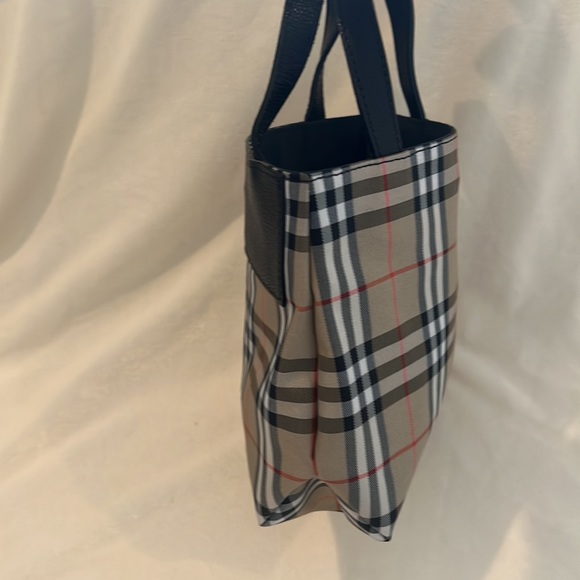 Burberry Purse - Picture 6 of 11
